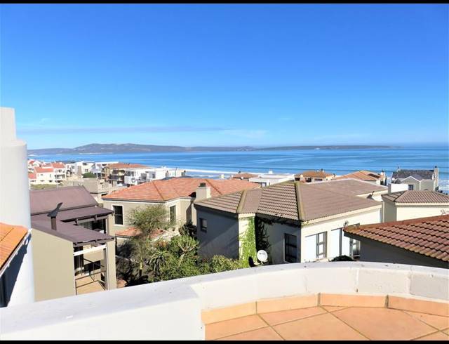 4 BEDROOM HOUSE FOR SALE IN CALYPSO BEACH